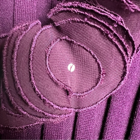 Evie - Purple Ribbed Long Sleeve Too with Flower Collar Detail - Sz. M - Picture 6 of 8